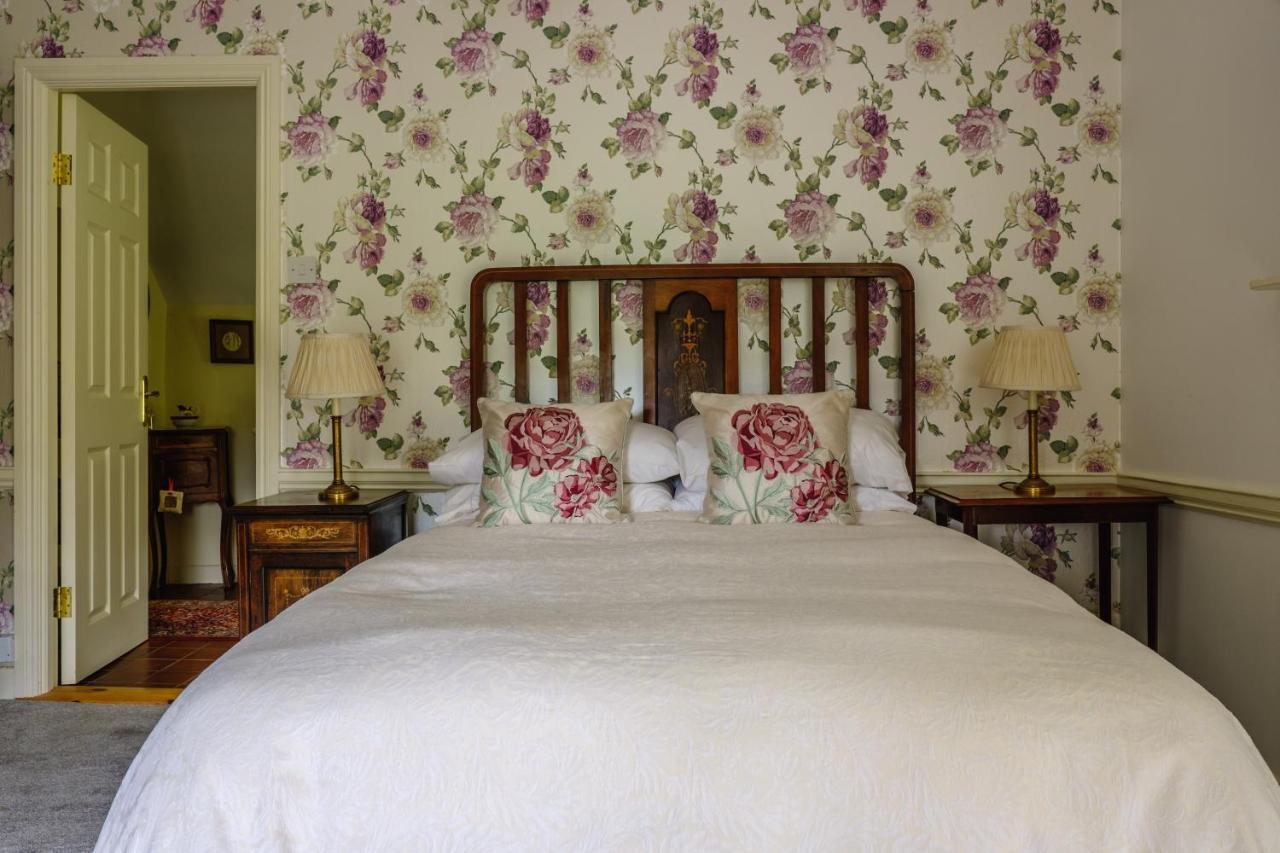 Brooklawn House Bed And Breakfast Mohill Exterior photo